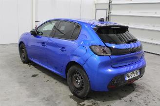 Peugeot 208  picture 4