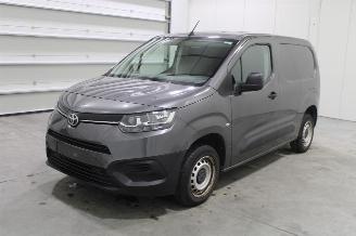 Vaurioauto  passenger cars Toyota ProAce CITY 2020/3