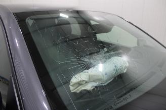 Peugeot 208  picture 7