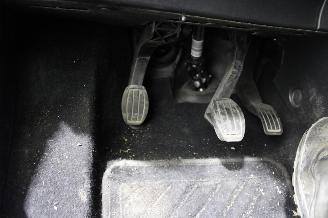 Peugeot 208  picture 19