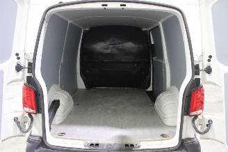 Volkswagen Transporter T6 picture 19