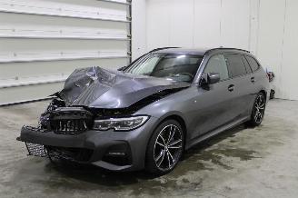 Damaged car BMW 3-serie 330 2020/12