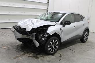 Unfallwagen Renault Captur  2023/10