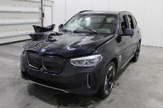 Schadeauto BMW iX3  2021/8