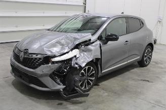 Salvage car Renault Clio  2025/7
