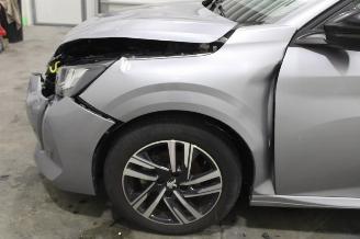 Peugeot 208  picture 5
