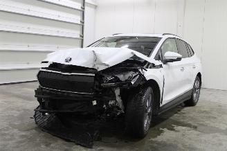 krockskadad bil auto Skoda Enyaq  2021/11