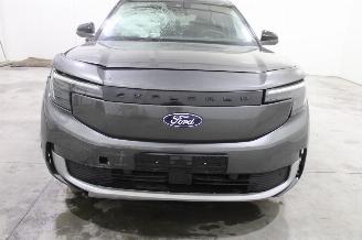 Ford Explorer  picture 8