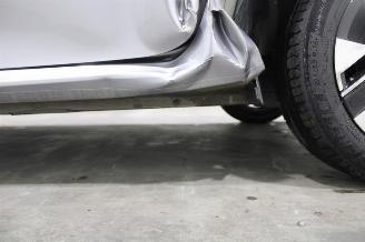 Peugeot 208  picture 8