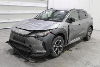 damaged passenger cars Toyota bZ4X  2023/9