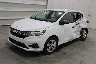 Damaged car Dacia Sandero  2023/10
