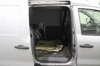 Renault Express  picture 15