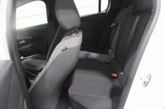 Peugeot 208  picture 11