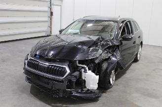 krockskadad bil auto Skoda Octavia  2025/6