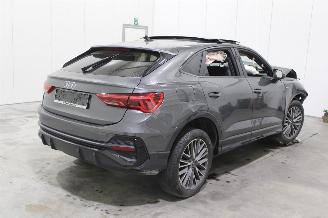 Audi Q3  picture 3