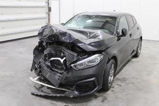 Vrakbiler auto BMW 1-serie 116i 2023/4