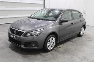 Damaged car Peugeot 308  2020/2