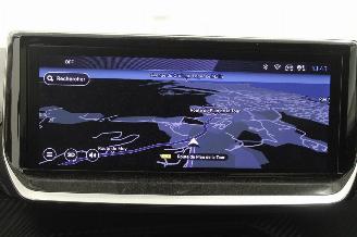 Peugeot 208  picture 14