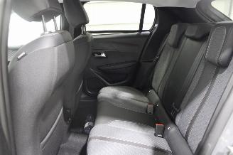 Peugeot 208  picture 12