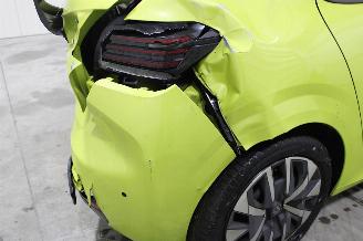 Peugeot 208  picture 6