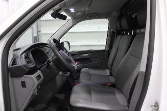 Volkswagen Transporter T6 picture 10