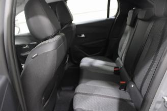 Peugeot 208  picture 12