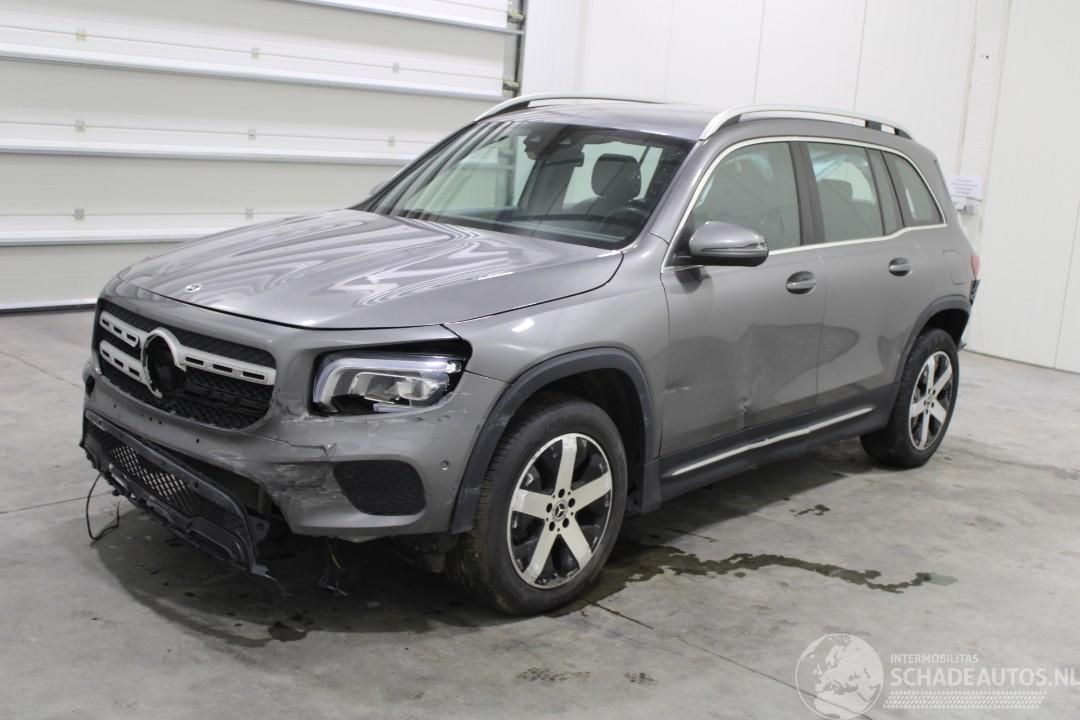 Mercedes GLB 200