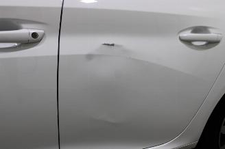 Peugeot 208  picture 9