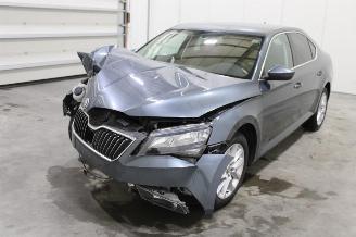 Coche accidentado Skoda Superb  2019/5