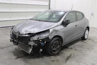krockskadad bil auto Renault Clio  2025/6