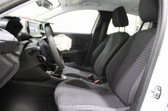 Peugeot 208  picture 11