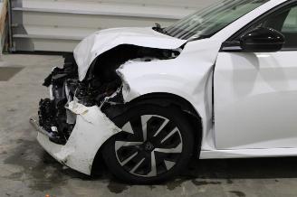 Peugeot 208  picture 5