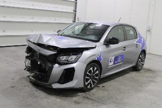 Damaged car Peugeot 208  2024/11