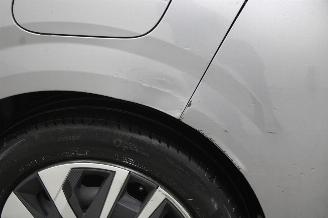 Peugeot 208  picture 9