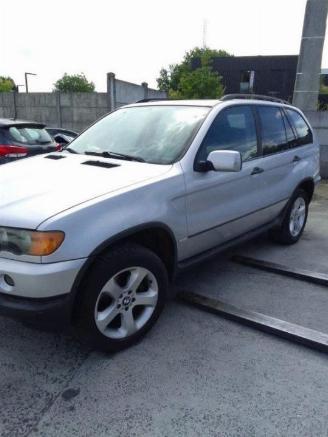 uszkodzony samochody osobowe BMW X5  2003/9
