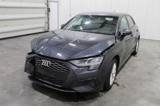 uszkodzony samochody osobowe Audi A3  2022/3