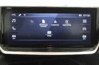 Peugeot 208  picture 13