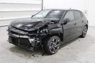 damaged passenger cars Peugeot 308  2023/5