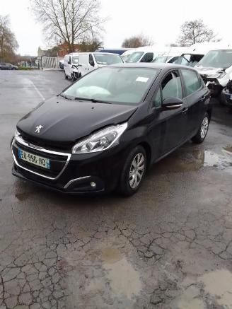 skadebil auto Peugeot 208  2017/9