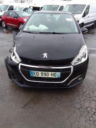 Peugeot 208  picture 6