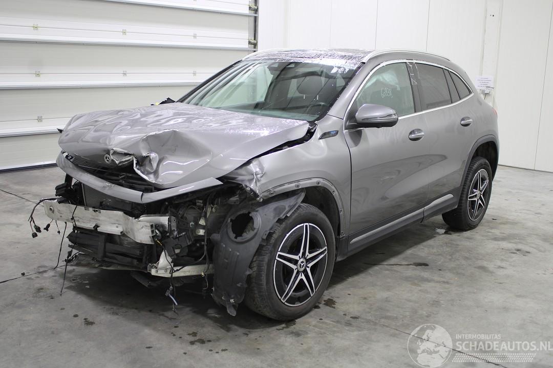 Mercedes EQA 