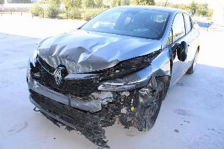 Damaged car Renault Clio  2025/11
