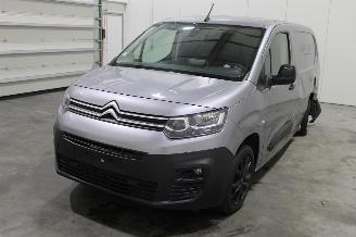 Vaurioauto  passenger cars Citroën Berlingo  2022/4