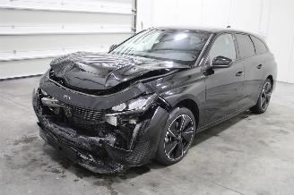 damaged passenger cars Peugeot e-308  2025/10