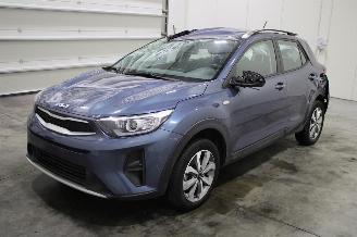 Voiture accidenté Kia Stonic  2023/8