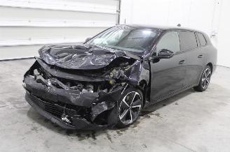 Salvage car Opel Astra  2024/10