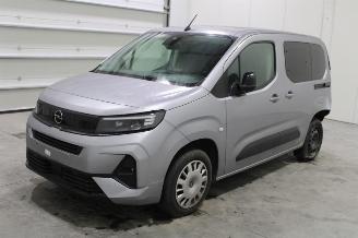 Damaged car Opel Combo  2024/6