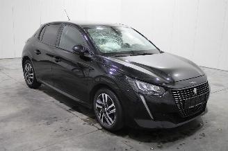Peugeot 208  picture 2
