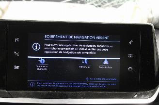 Peugeot 208  picture 13