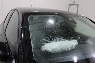 Peugeot 208  picture 9
